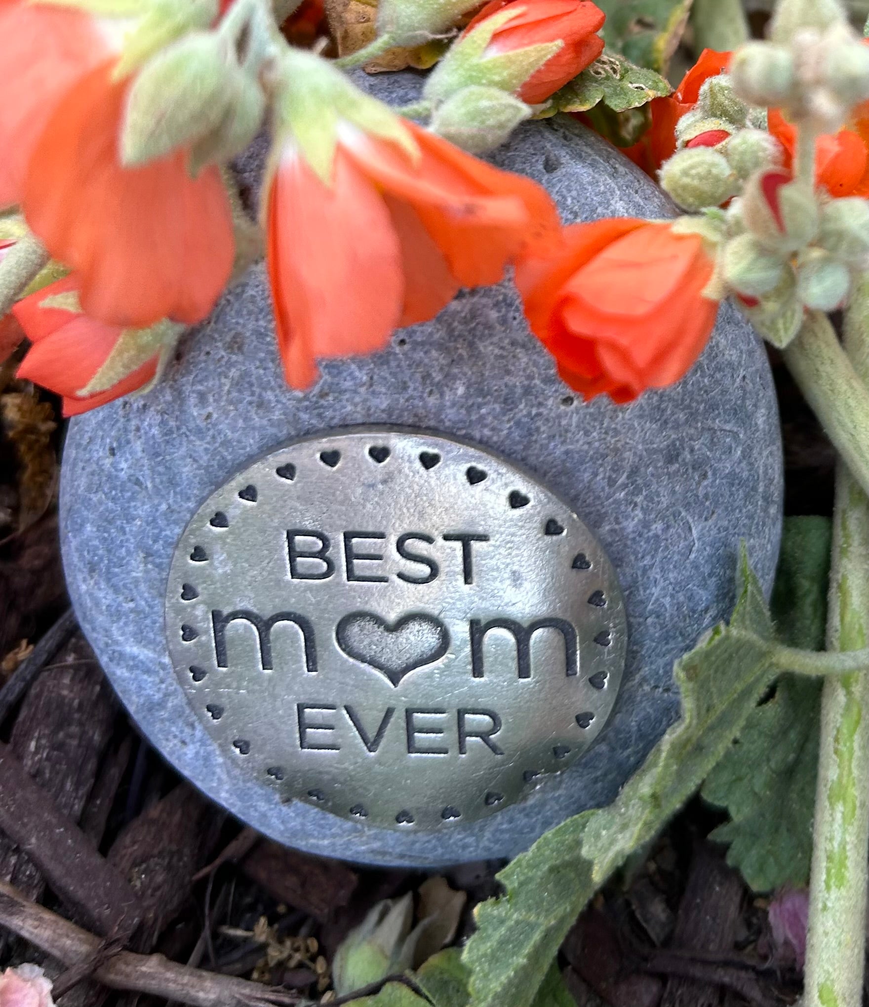 16 Heartwarming Gifts for Sentimental Moms - Lovely Lucky Life