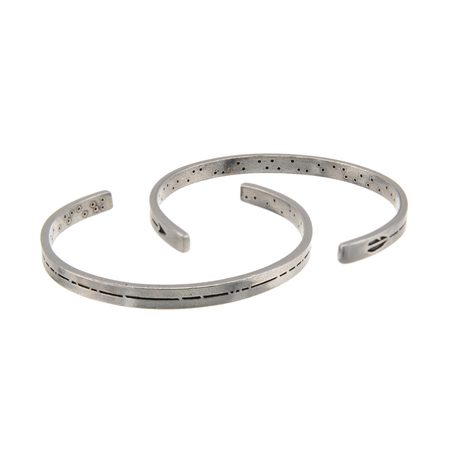 Mens Arrow Cuff Bracelet in Antiqued Stainless Steel – Day's Jewelers